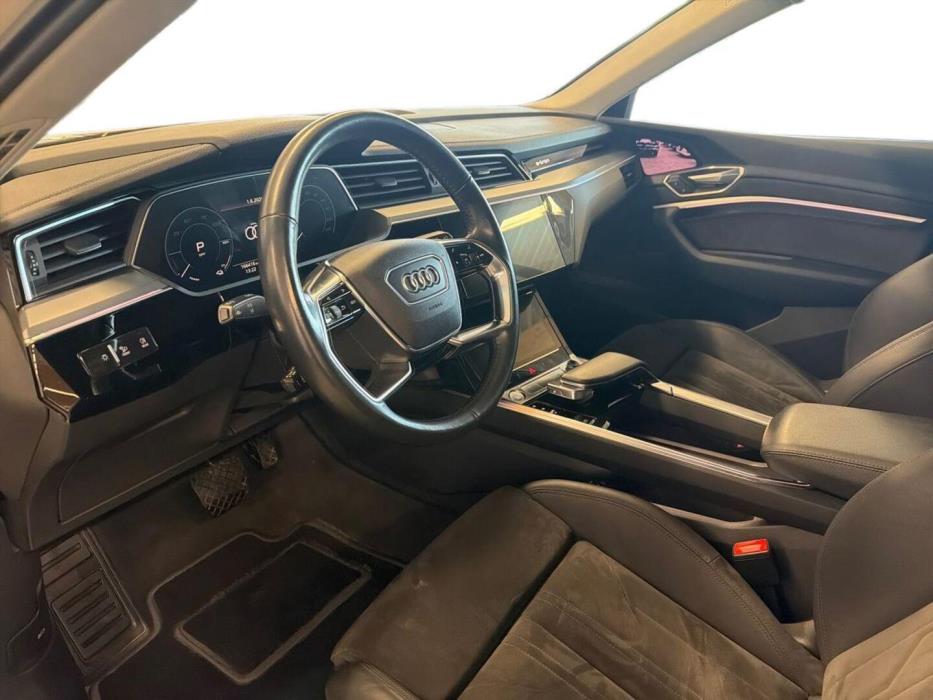 AUDI e-tron 2020