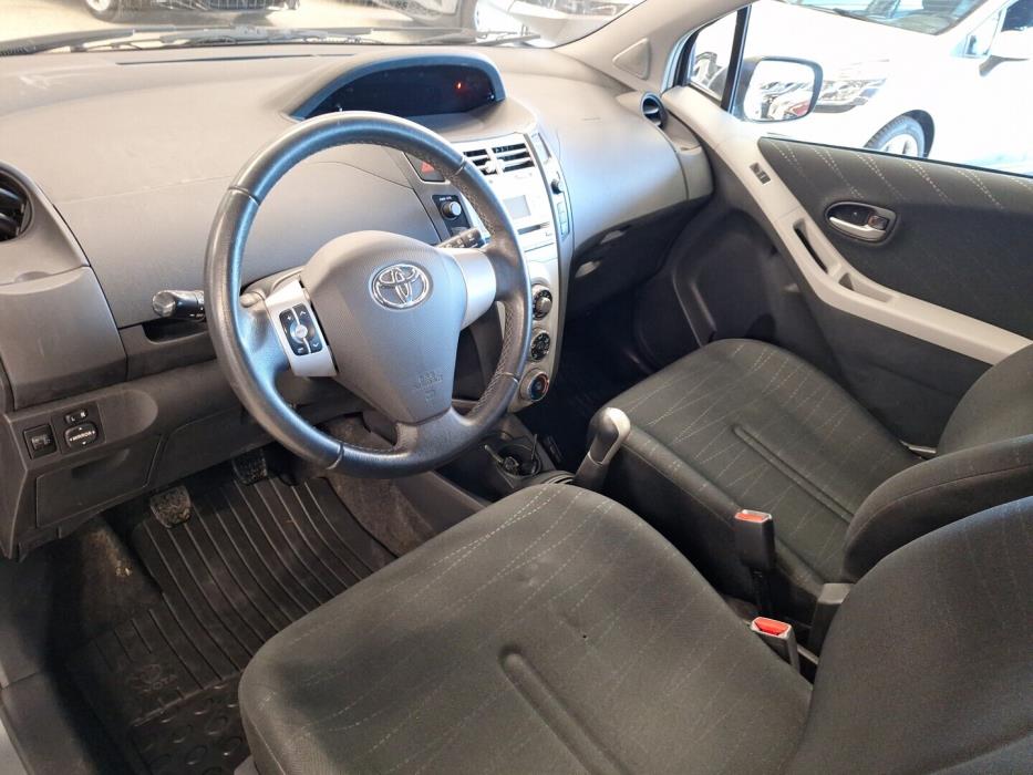 TOYOTA Yaris 2008