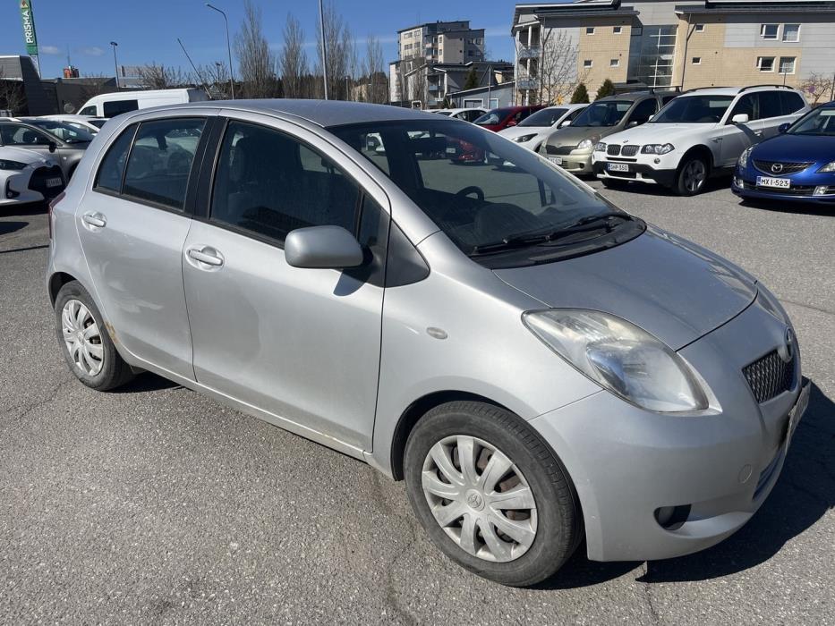 TOYOTA Yaris 2008