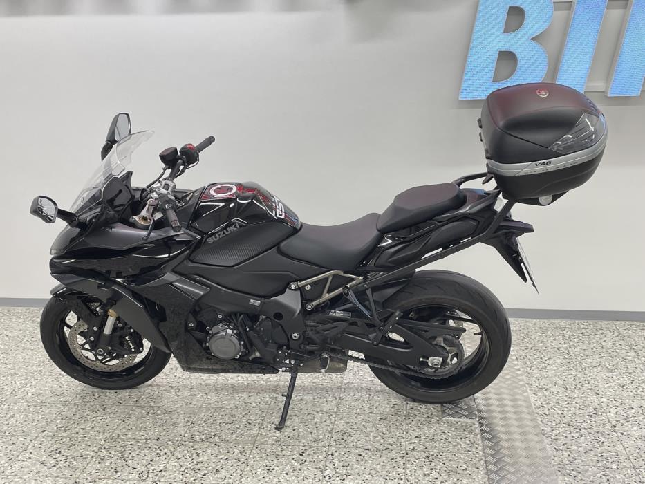 SUZUKI GSX-S 2022