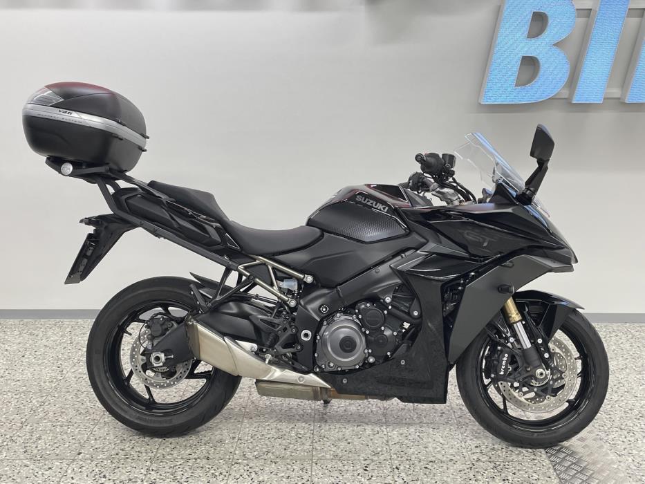SUZUKI GSX-S 2022