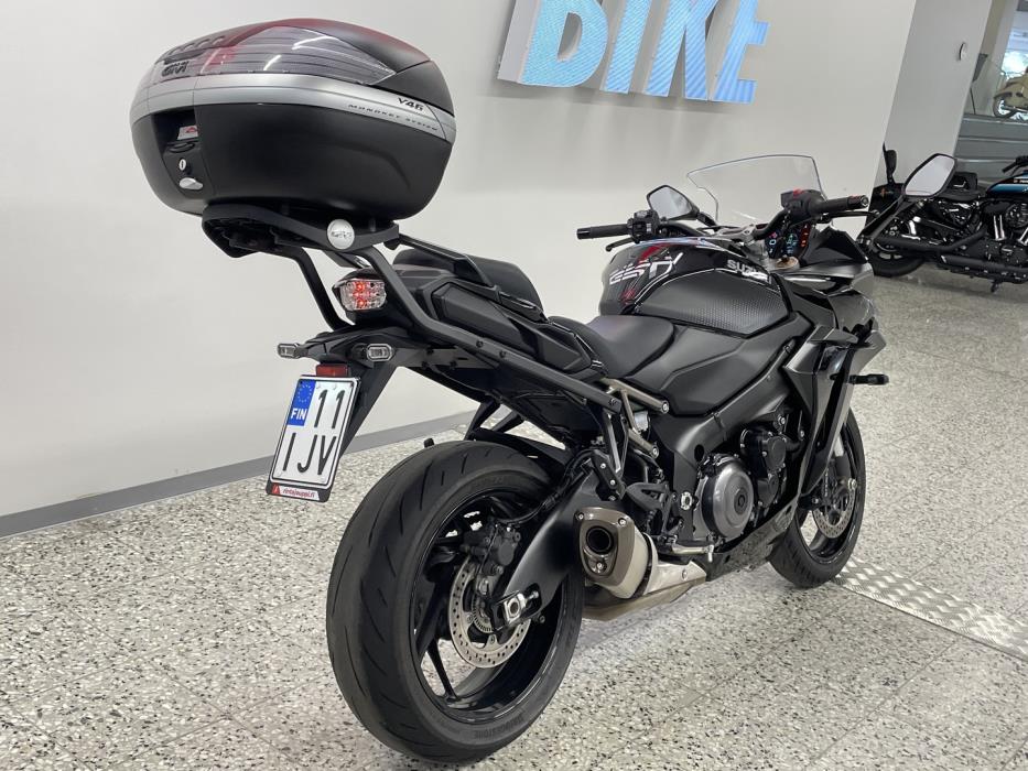 SUZUKI GSX-S 2022