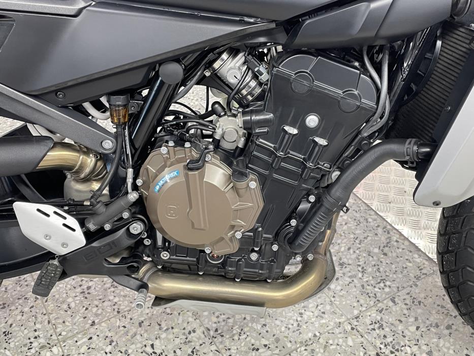 HUSQVARNA SVARTPILEN 2024