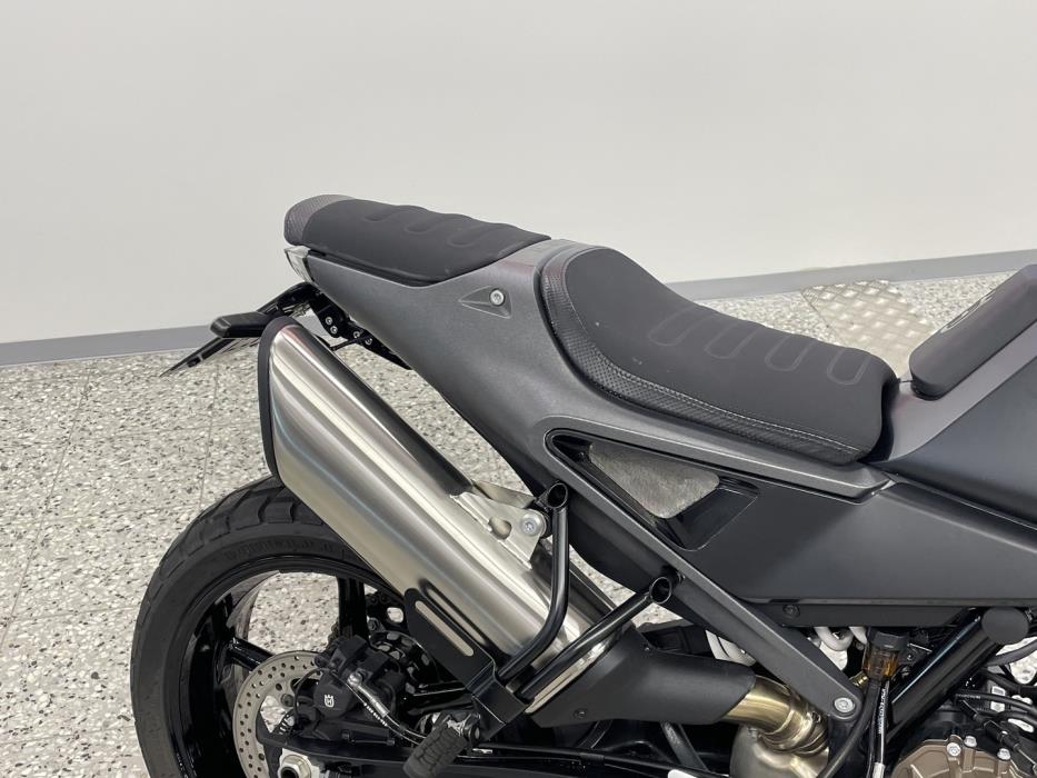 HUSQVARNA SVARTPILEN 2024