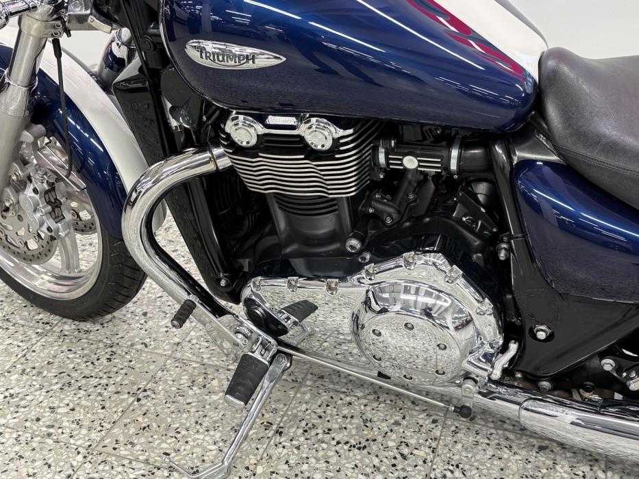 TRIUMPH Thunderbird 2010