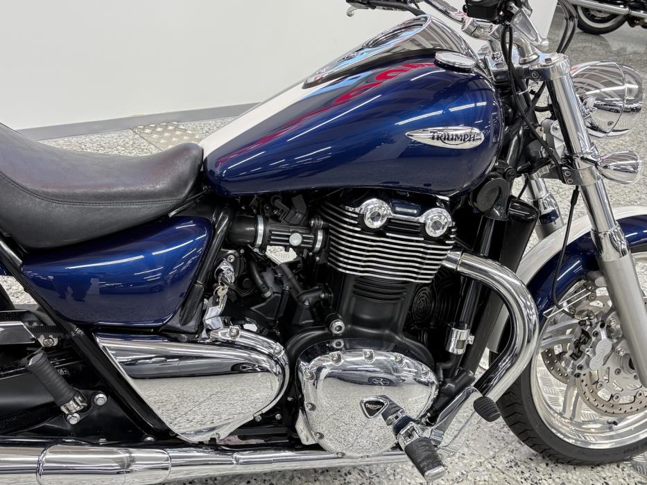 TRIUMPH Thunderbird 2010