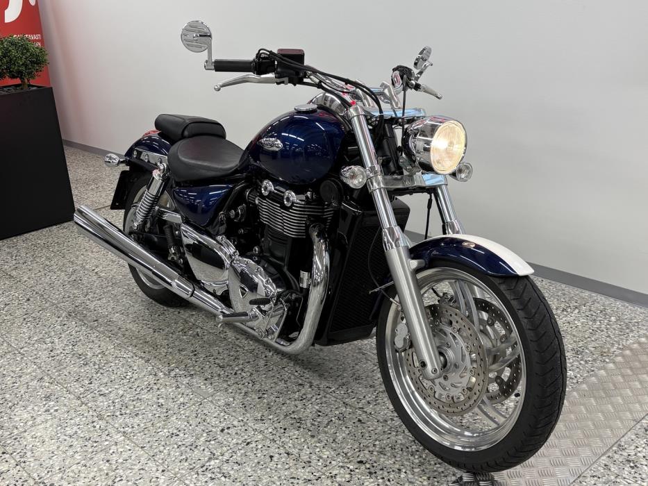 TRIUMPH Thunderbird 2010