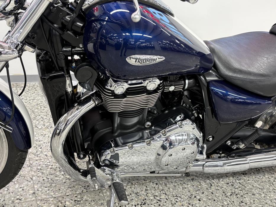 TRIUMPH Thunderbird 2010