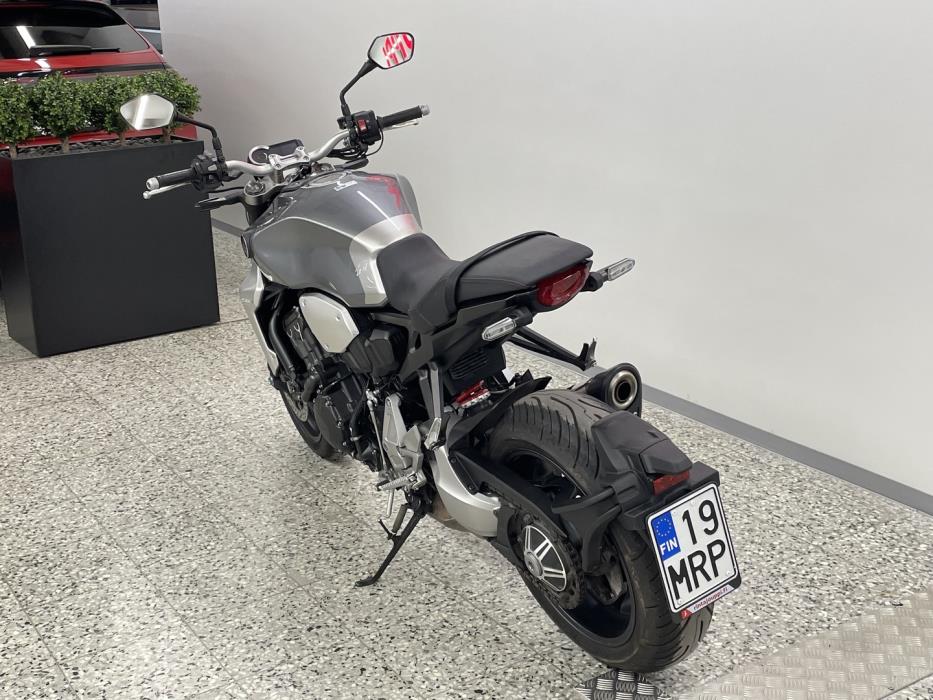 HONDA CB 2019