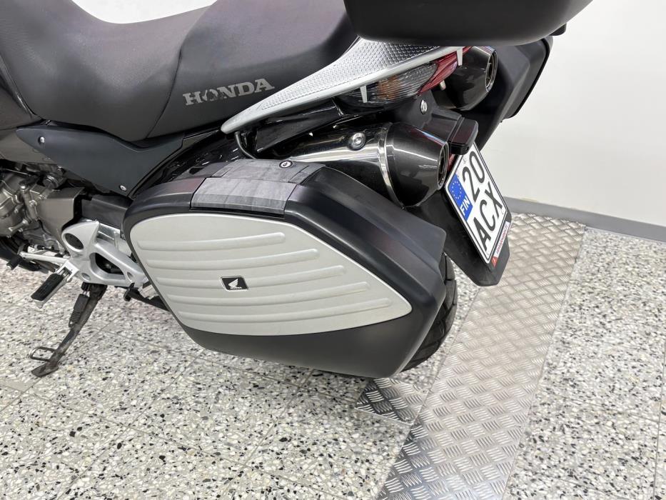 HONDA XL 2011