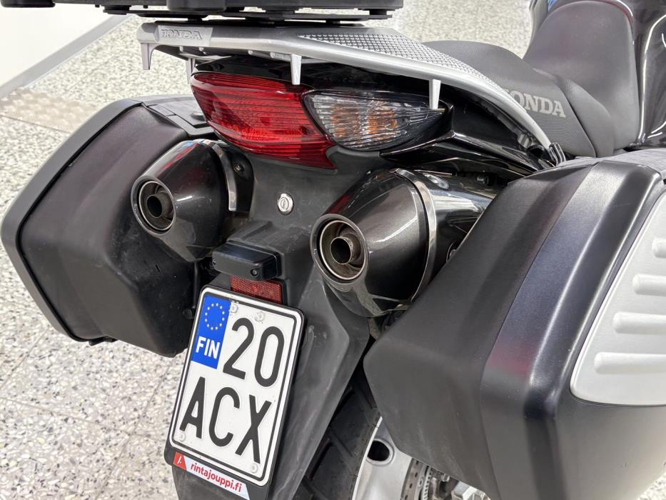 HONDA XL 2011