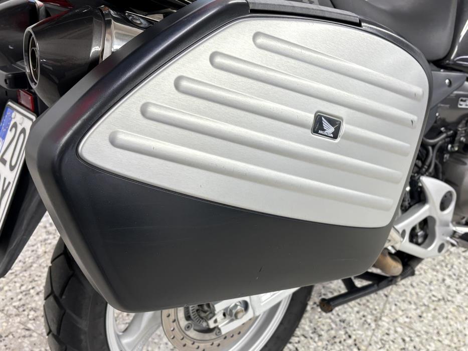 HONDA XL 2011