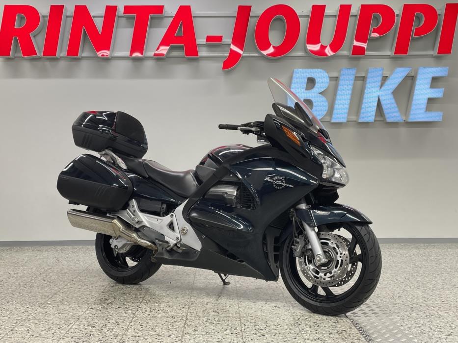HONDA ST 2002