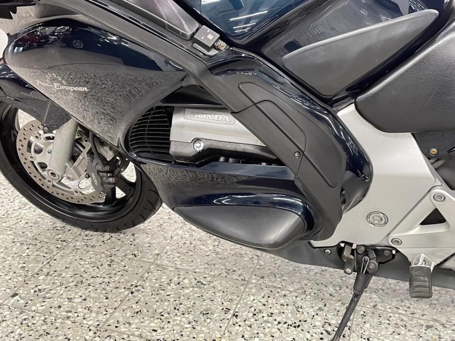 HONDA ST 2002