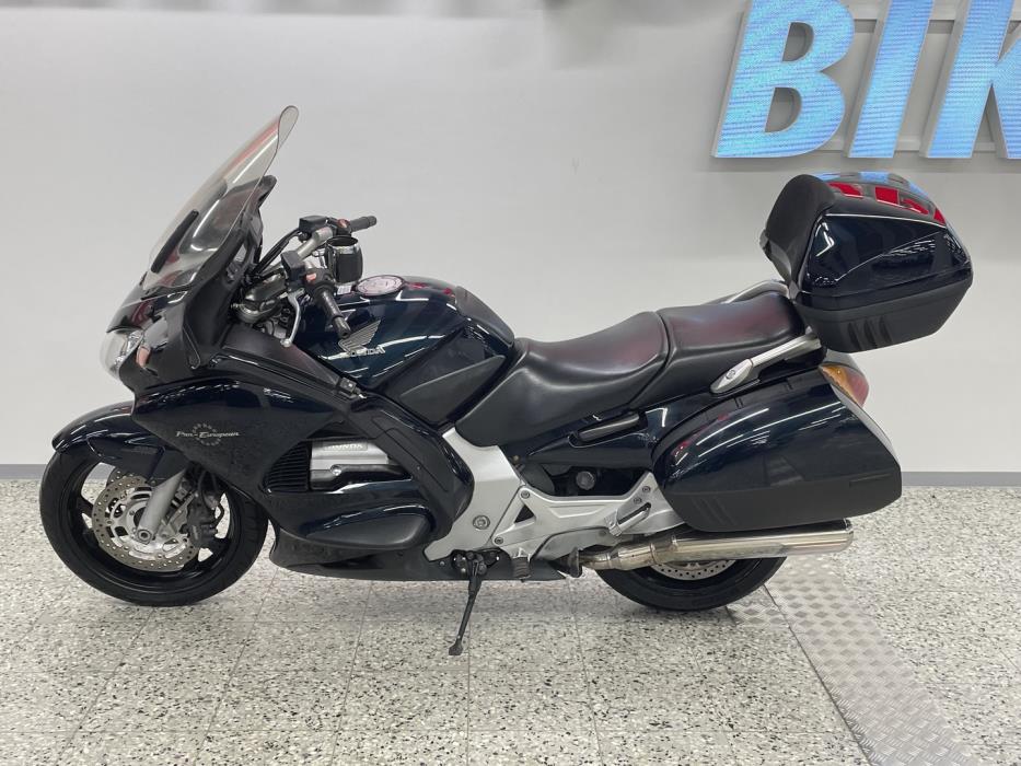 HONDA ST 2002