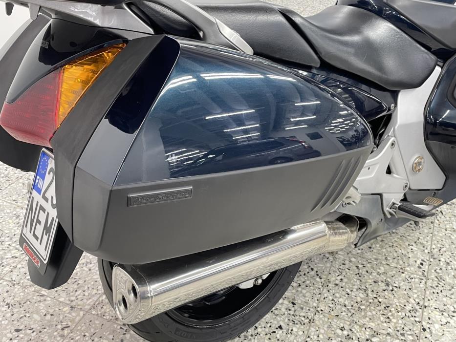 HONDA ST 2002