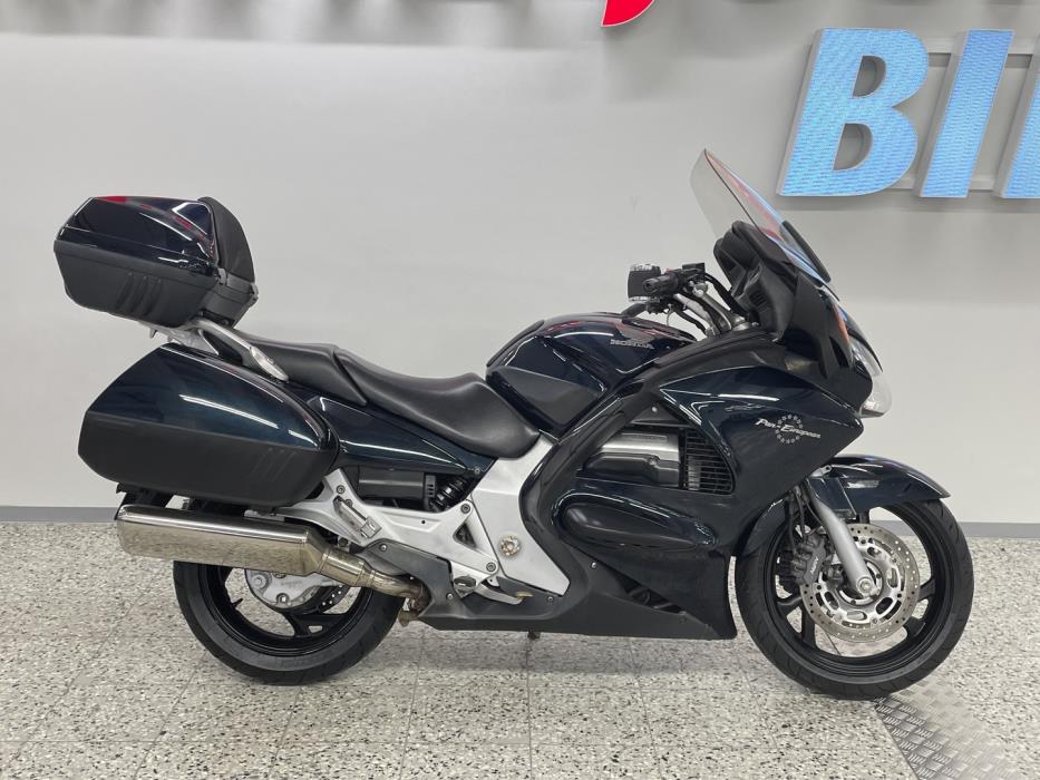 HONDA ST 2002