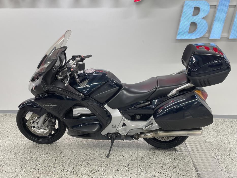 HONDA ST 2002