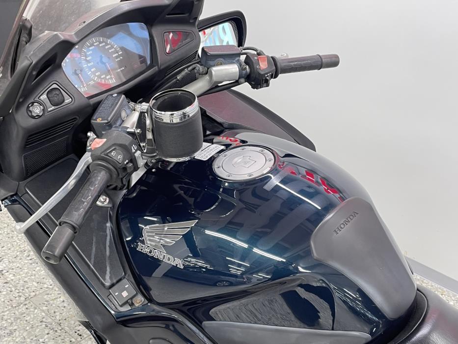 HONDA ST 2002