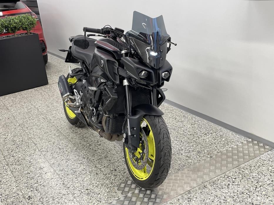 YAMAHA MT-10 2018