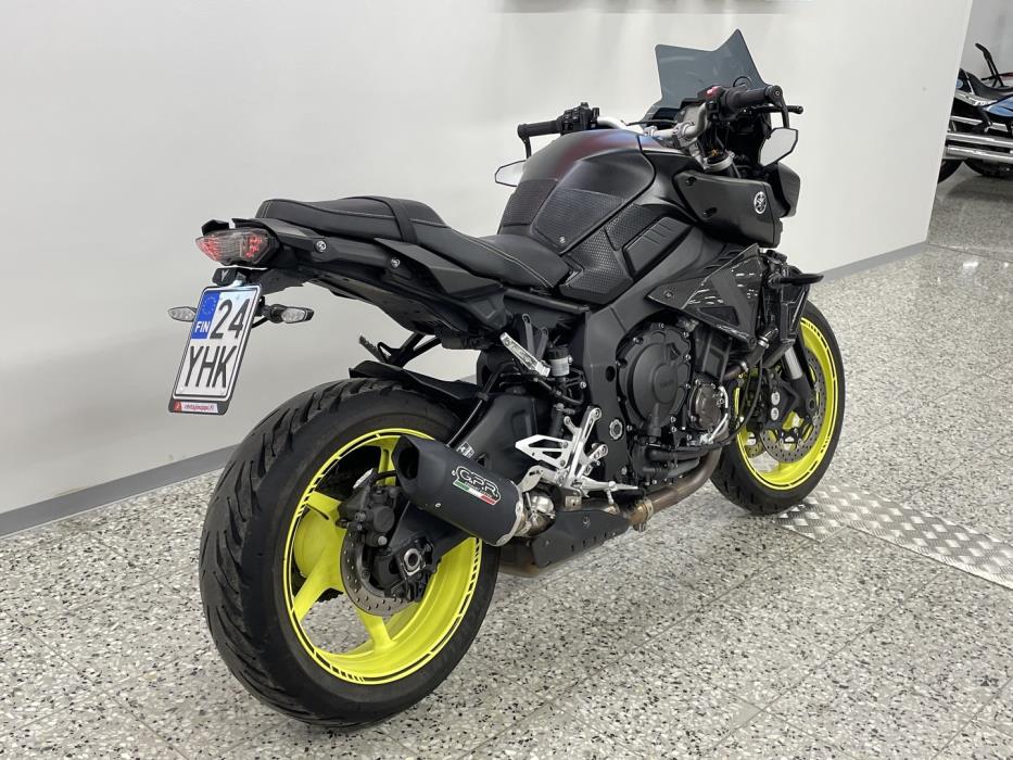 YAMAHA MT-10 2018