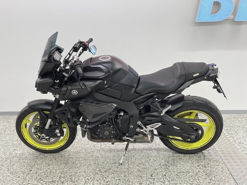 YAMAHA MT-10 2018