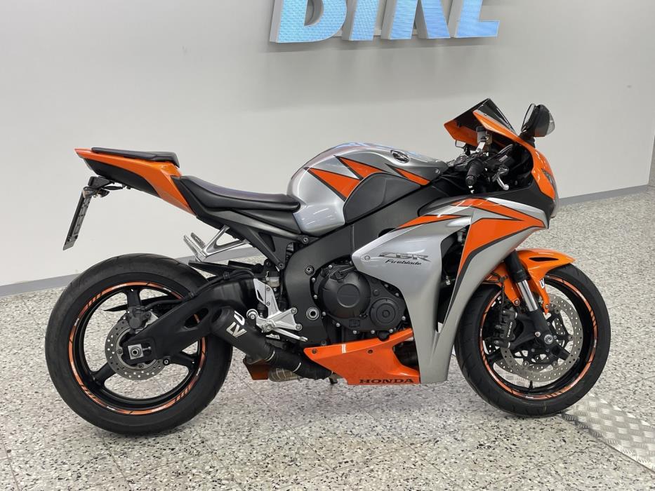 HONDA CBR 2010