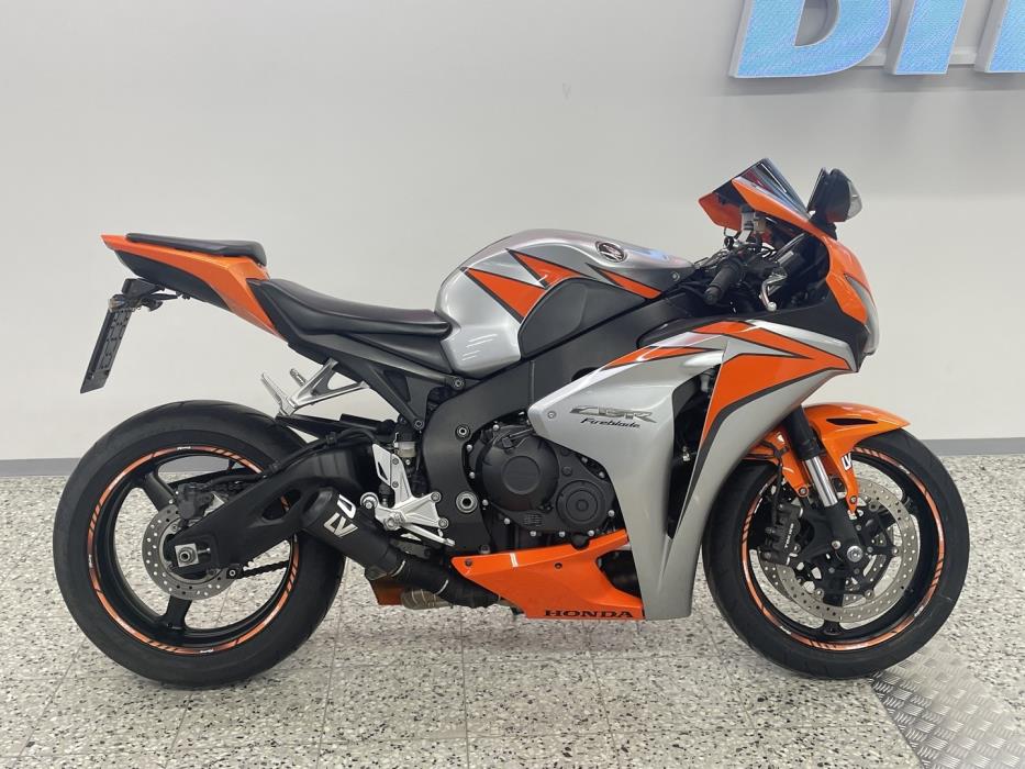 HONDA CBR 2010