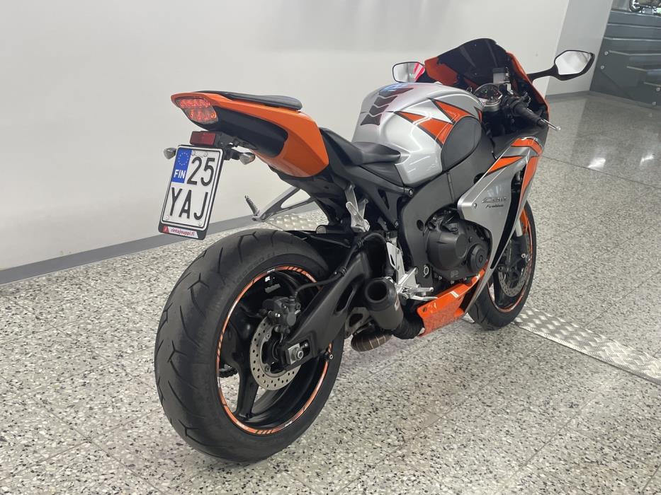 HONDA CBR 2010