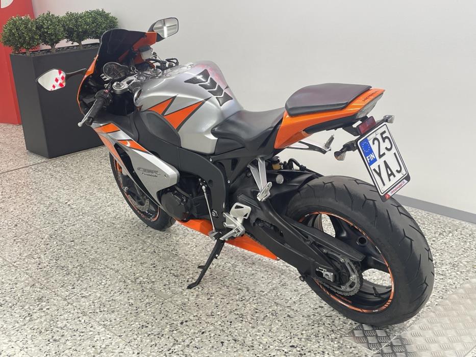 HONDA CBR 2010