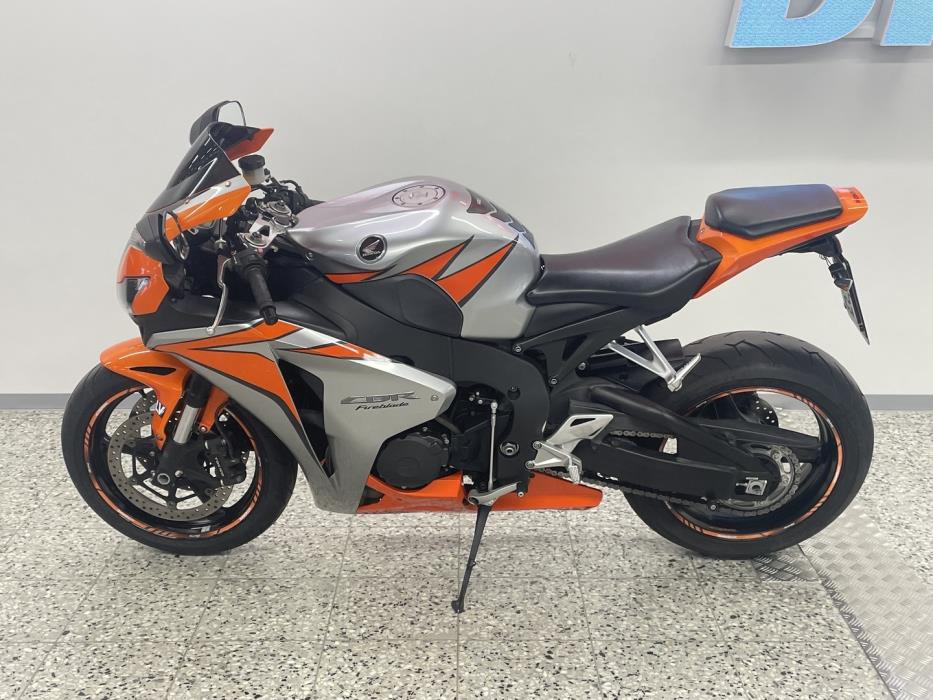 HONDA CBR 2010