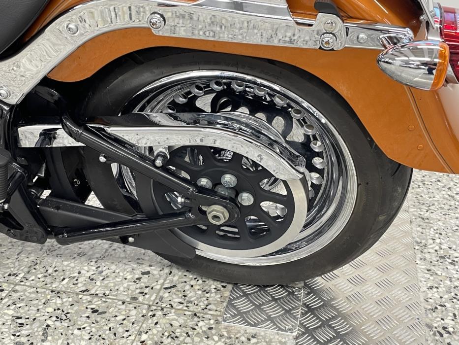 HARLEY-DAVIDSON SOFTAIL 2014