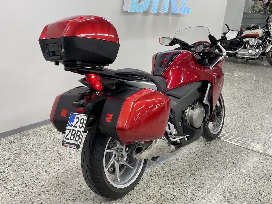 HONDA VFR 2011