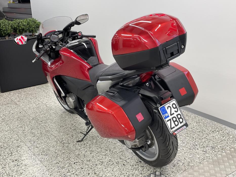HONDA VFR 2011