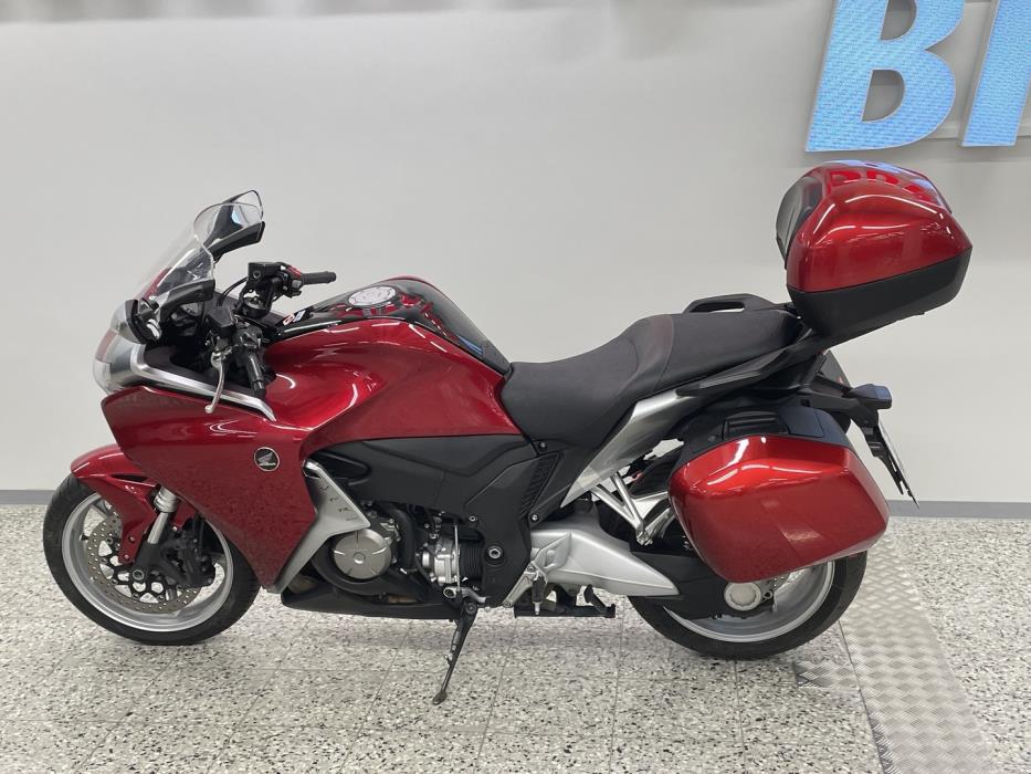 HONDA VFR 2011