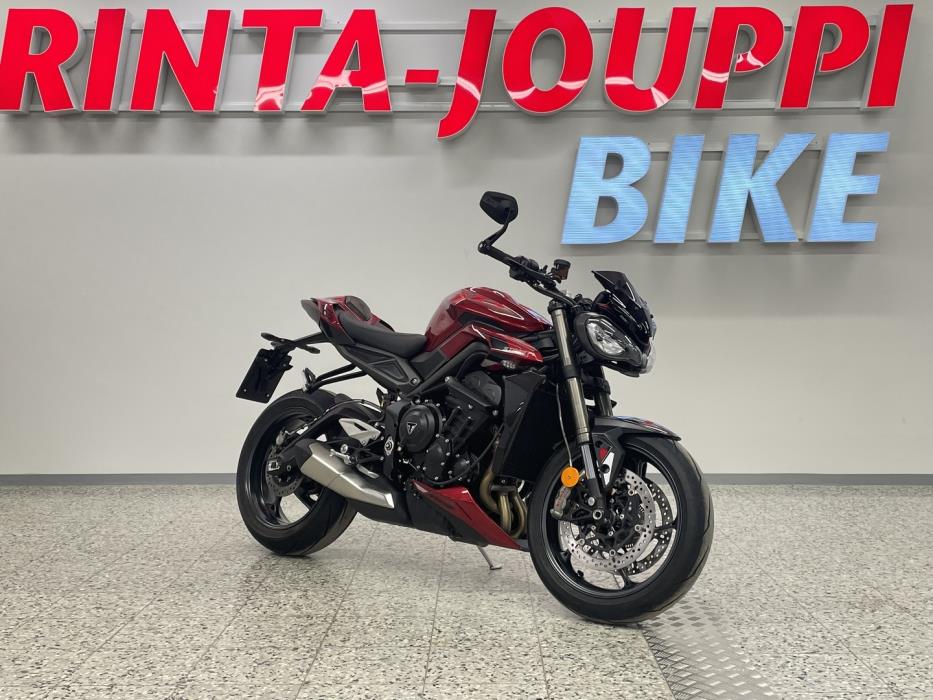 TRIUMPH STREET TRIPLE 2025