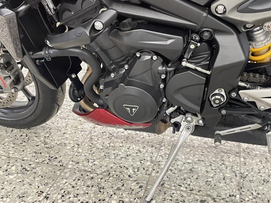 TRIUMPH STREET TRIPLE 2025