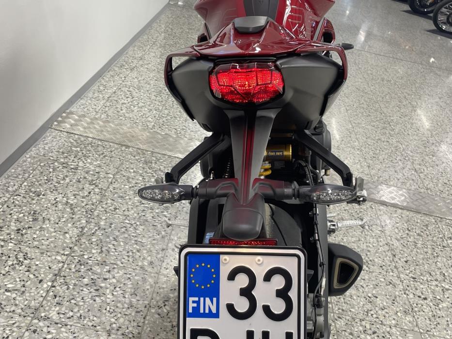 TRIUMPH STREET TRIPLE 2025