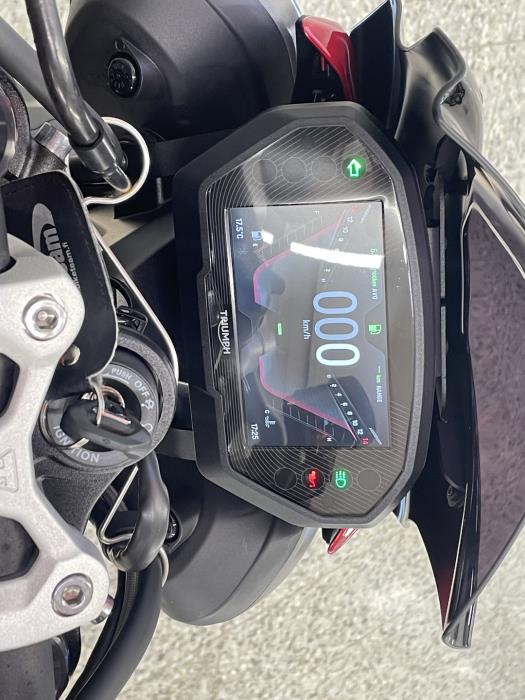 TRIUMPH STREET TRIPLE 2025