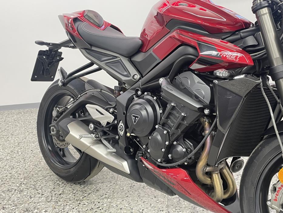 TRIUMPH STREET TRIPLE 2025