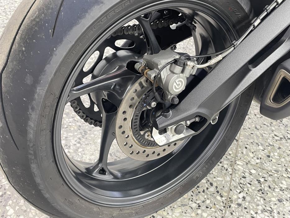 TRIUMPH STREET TRIPLE 2025