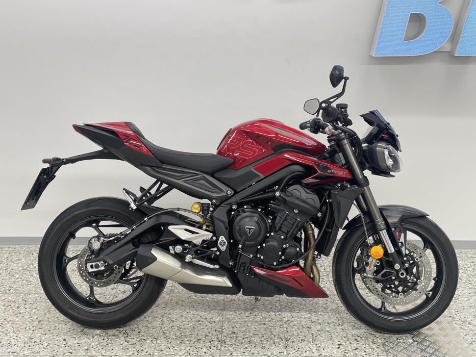 TRIUMPH STREET TRIPLE 2025