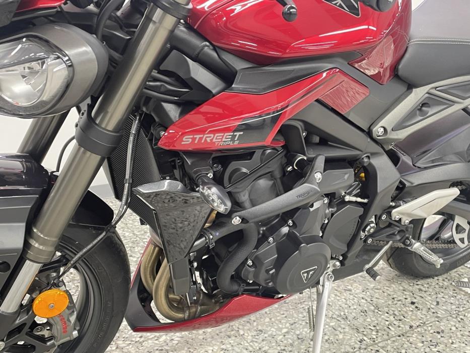 TRIUMPH STREET TRIPLE 2025