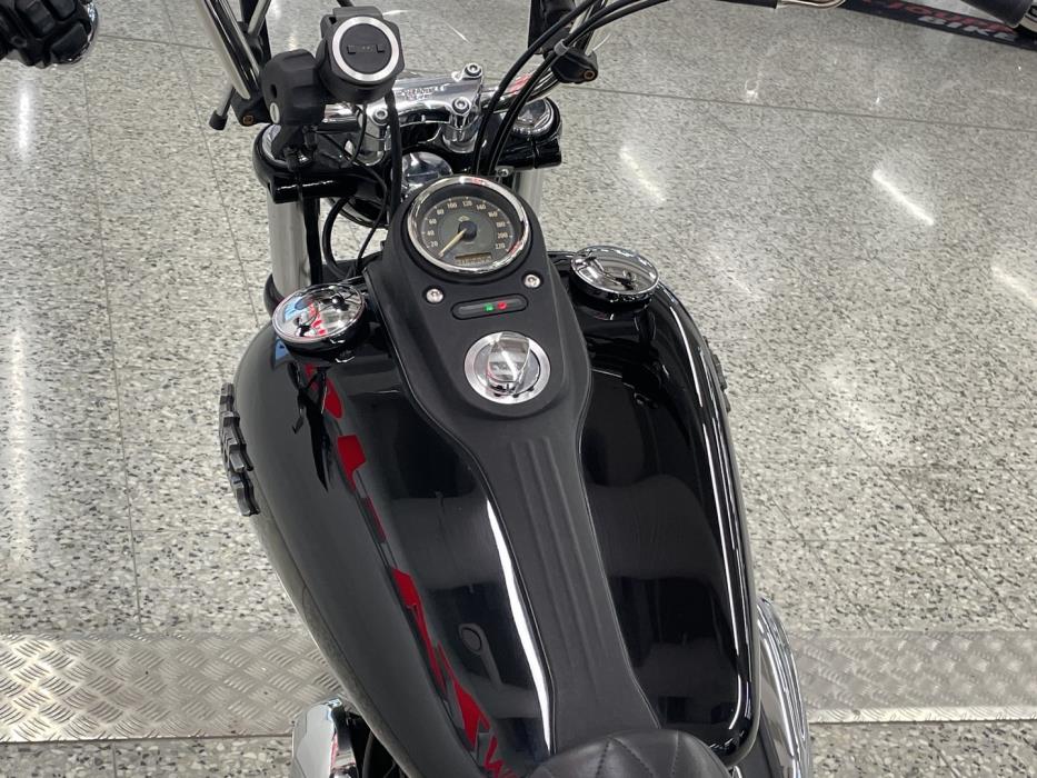HARLEY-DAVIDSON DYNA 2014