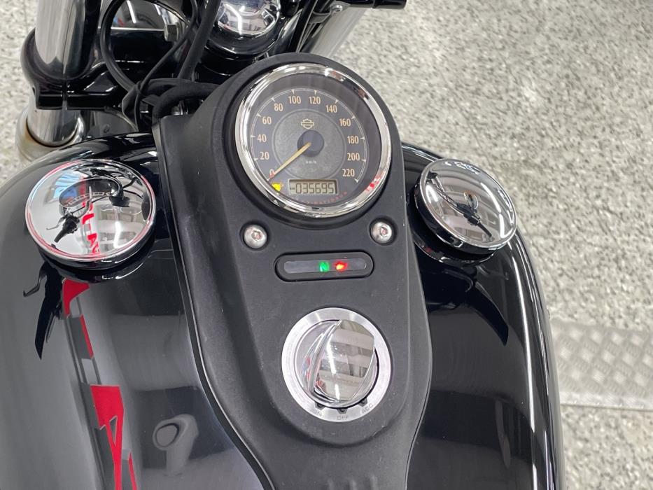 HARLEY-DAVIDSON DYNA 2014