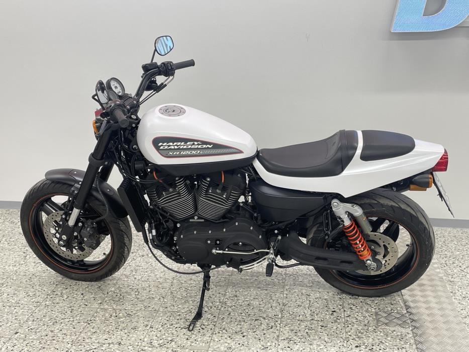 HARLEY-DAVIDSON SPORTSTER 2012