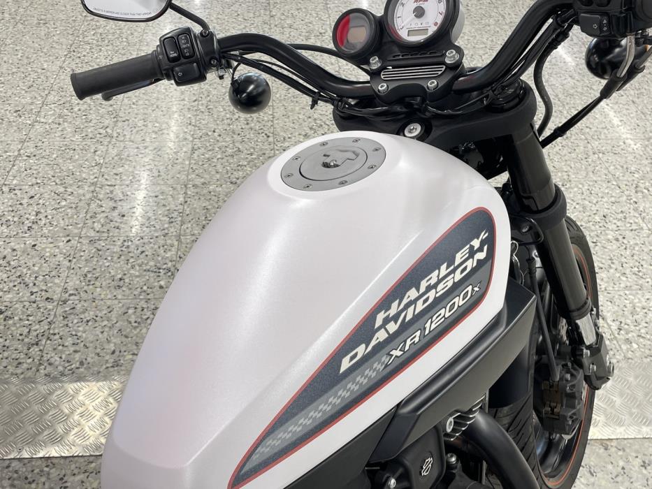 HARLEY-DAVIDSON SPORTSTER 2012