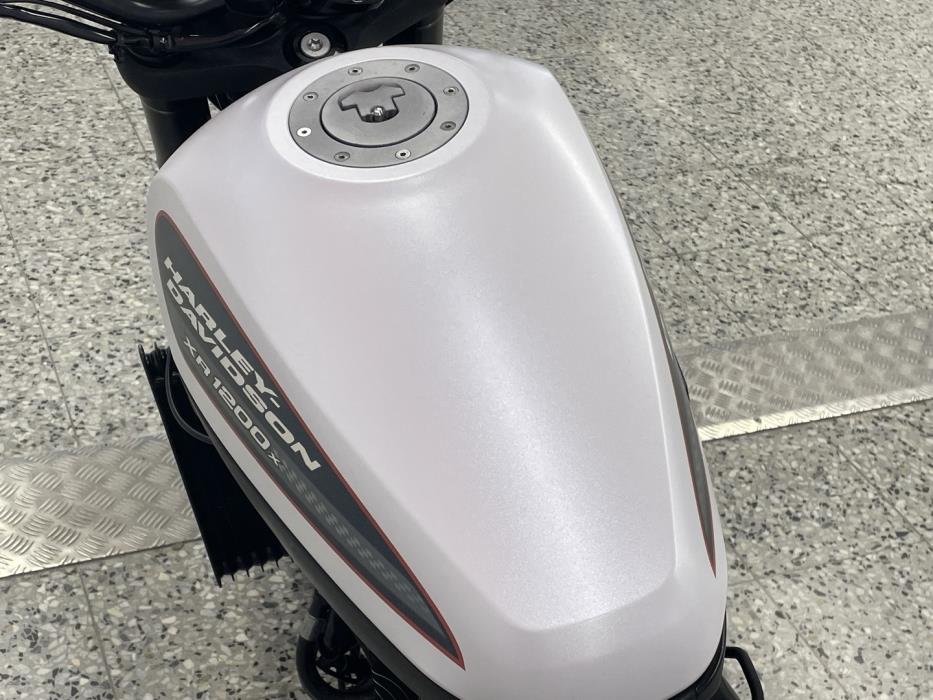 HARLEY-DAVIDSON SPORTSTER 2012