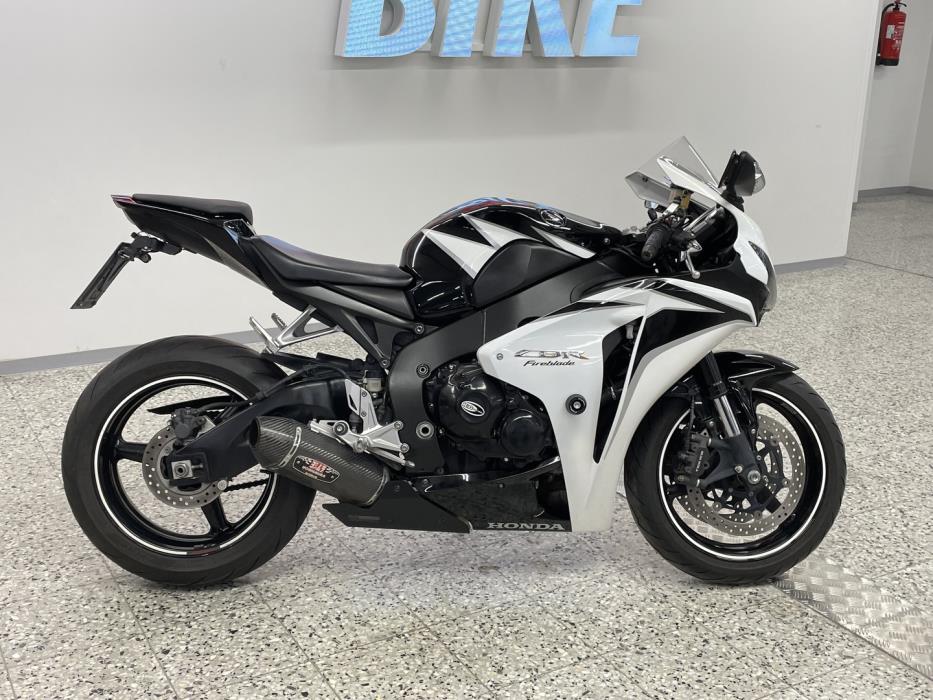 HONDA CBR 2011