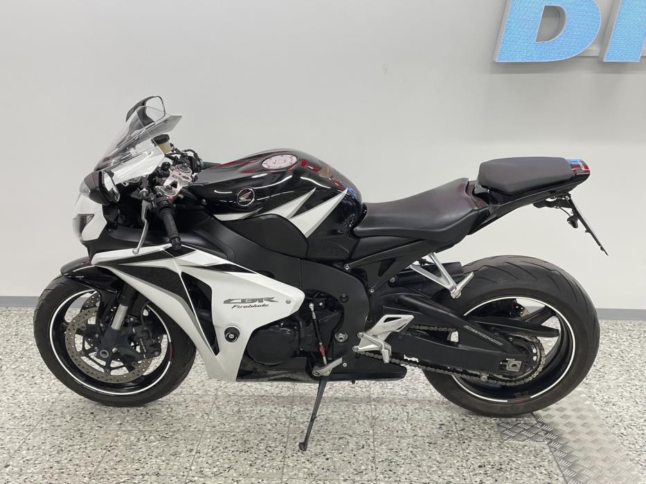 HONDA CBR 2011